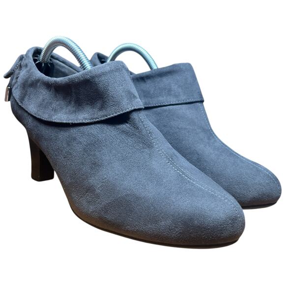 COACH and FOUR Women's Size 8 Gray Suede Ankle Booties Zip Cuffed Bow Heels - Picture 7 of 14